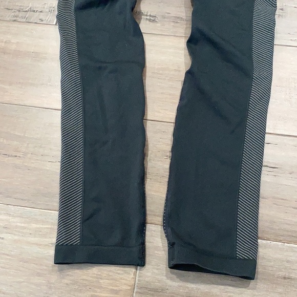 5 for $25 Nike high waisted leggings full length - Picture 3 of 12